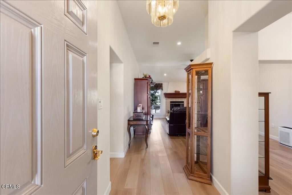 Image 4 of property listing at 5813 Ragusa Lane, Bakersfield, CA 93308