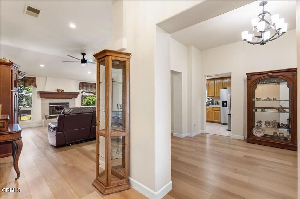 Image 5 of property listing at 5813 Ragusa Lane, Bakersfield, CA 93308