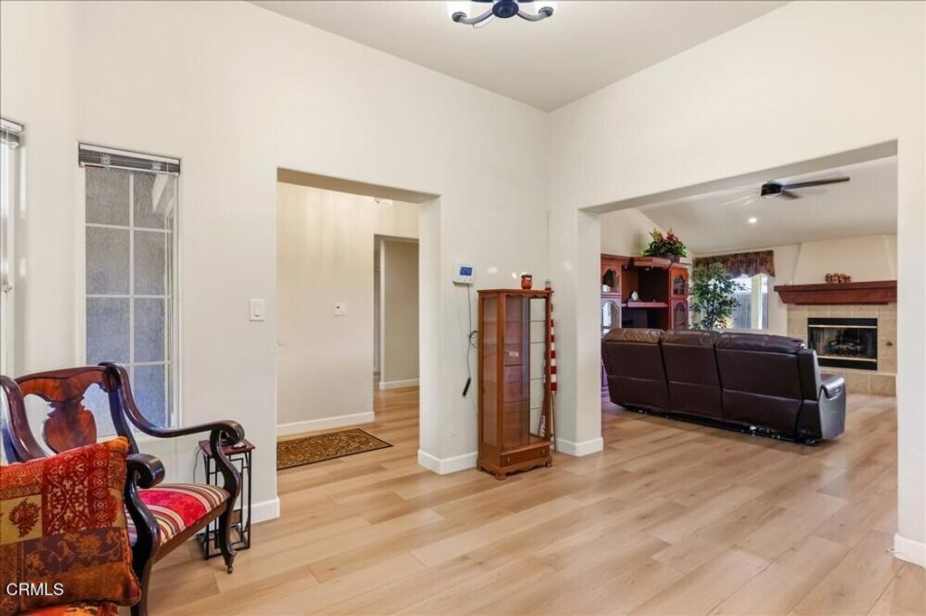 Image 7 of property listing at 5813 Ragusa Lane, Bakersfield, CA 93308