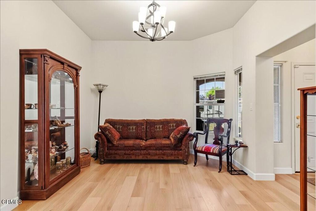 Image 8 of property listing at 5813 Ragusa Lane, Bakersfield, CA 93308