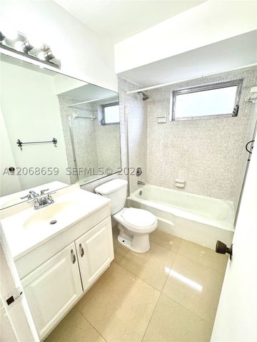 2491 SW 82nd Ave 106, Davie, FL 33324