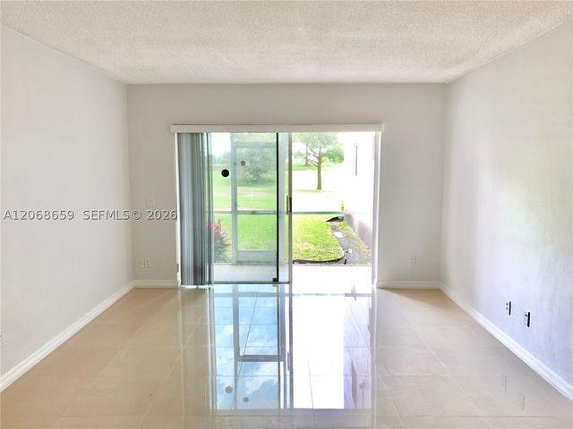2491 SW 82nd Ave 106, Davie, FL 33324