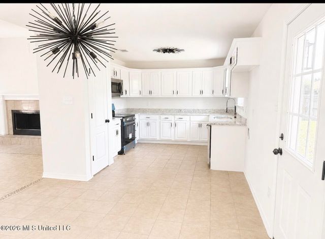 8122 Longwood Drive, Gautier, MS 39553