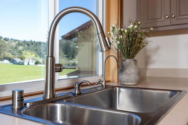 350 6th Avenue, Half Moon Bay, CA 94019