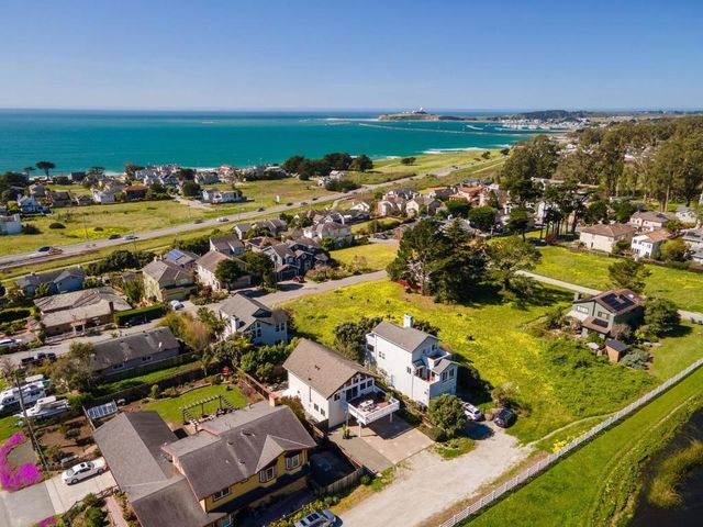 350 6th Avenue, Half Moon Bay, CA 94019