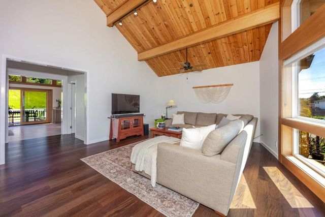 350 6th Avenue, Half Moon Bay, CA 94019