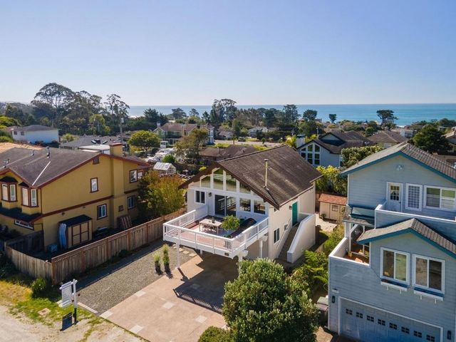 350 6th Avenue, Half Moon Bay, CA 94019