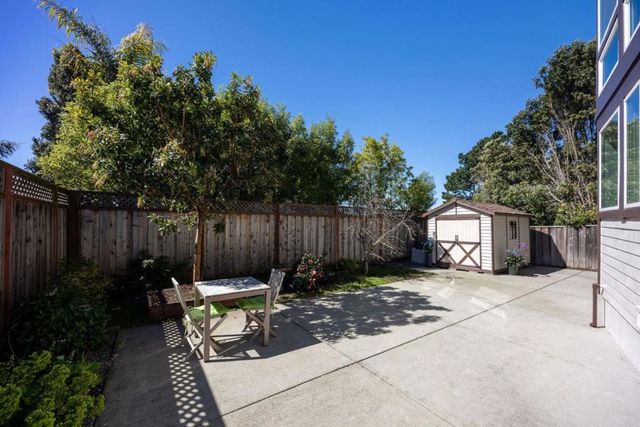 350 6th Avenue, Half Moon Bay, CA 94019