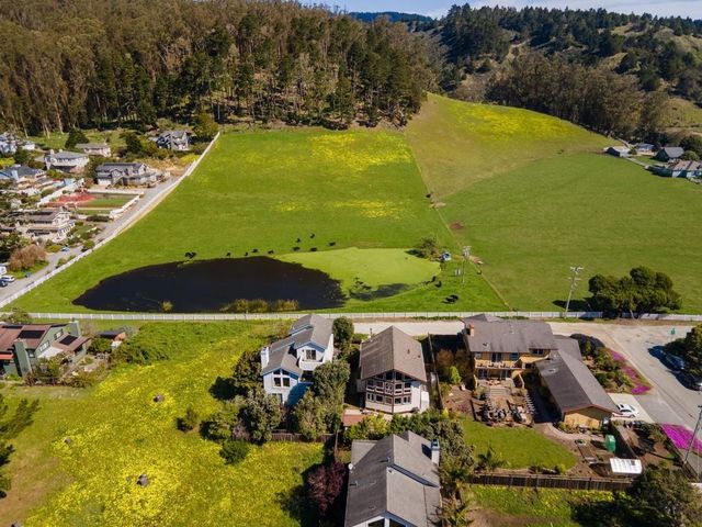 350 6th Avenue, Half Moon Bay, CA 94019