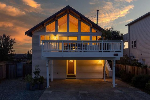 350 6th Avenue, Half Moon Bay, CA 94019