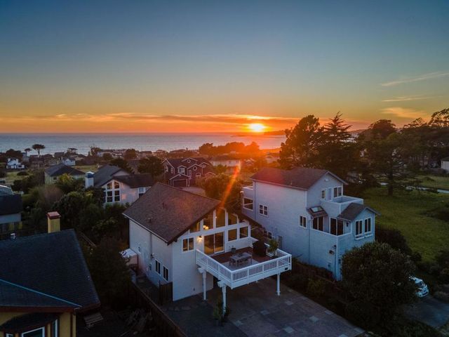 350 6th Avenue, Half Moon Bay, CA 94019