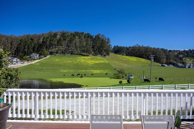 350 6th Avenue, Half Moon Bay, CA 94019