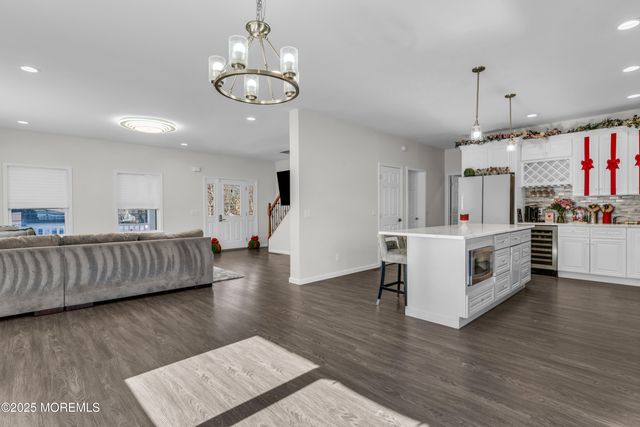 315 Parisen Avenue, Bayville, NJ 08721