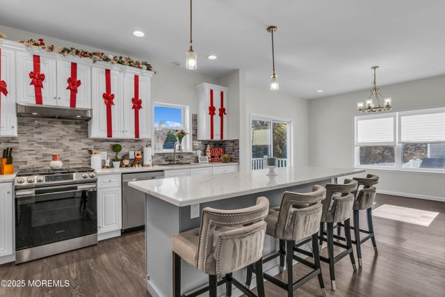 315 Parisen Avenue, Bayville, NJ 08721