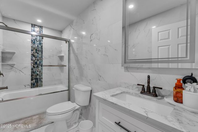 315 Parisen Avenue, Bayville, NJ 08721