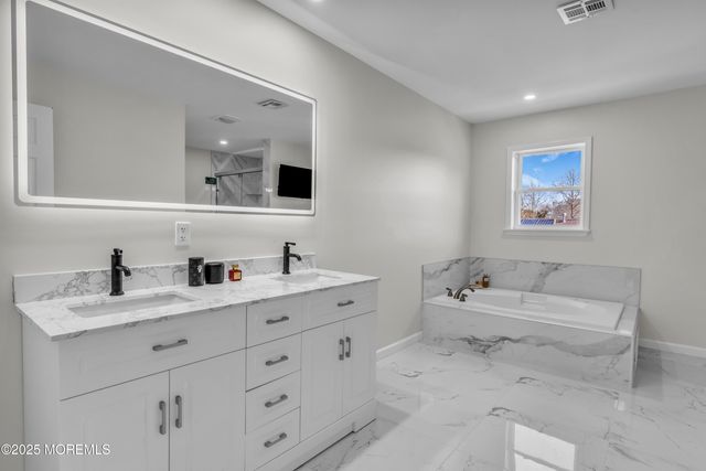 315 Parisen Avenue, Bayville, NJ 08721