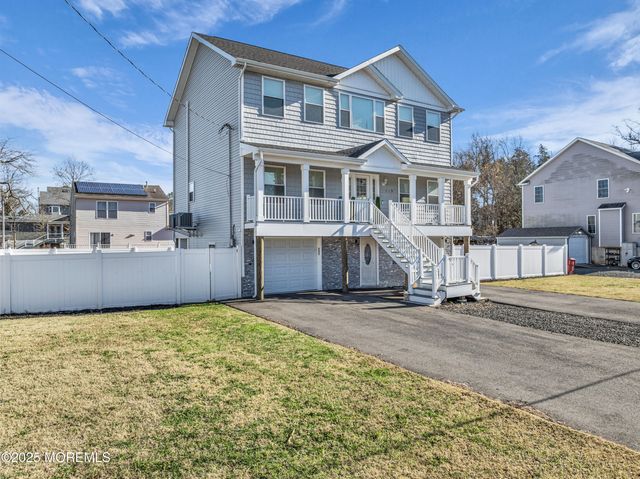 315 Parisen Avenue, Bayville, NJ 08721