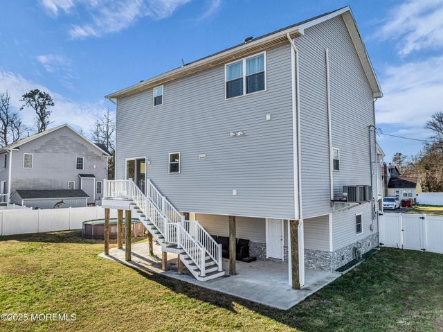 315 Parisen Avenue, Bayville, NJ 08721