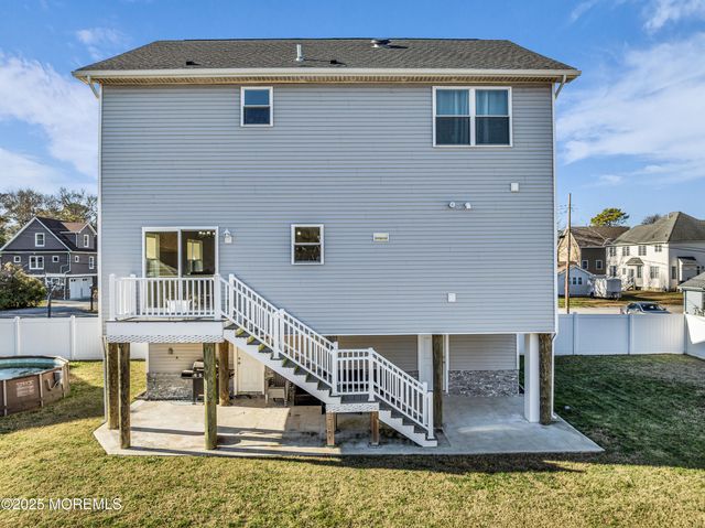 315 Parisen Avenue, Bayville, NJ 08721