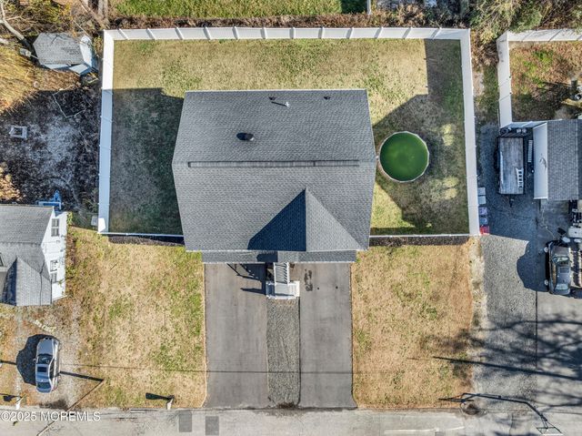 315 Parisen Avenue, Bayville, NJ 08721