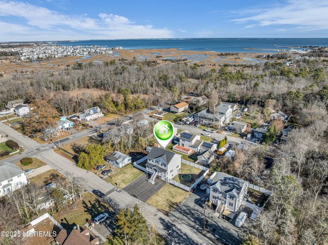 315 Parisen Avenue, Bayville, NJ 08721