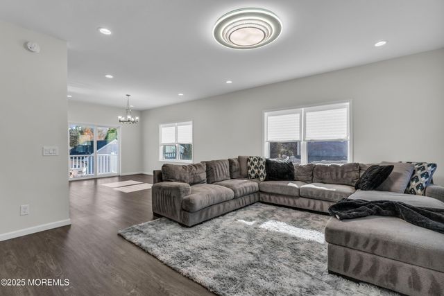 315 Parisen Avenue, Bayville, NJ 08721