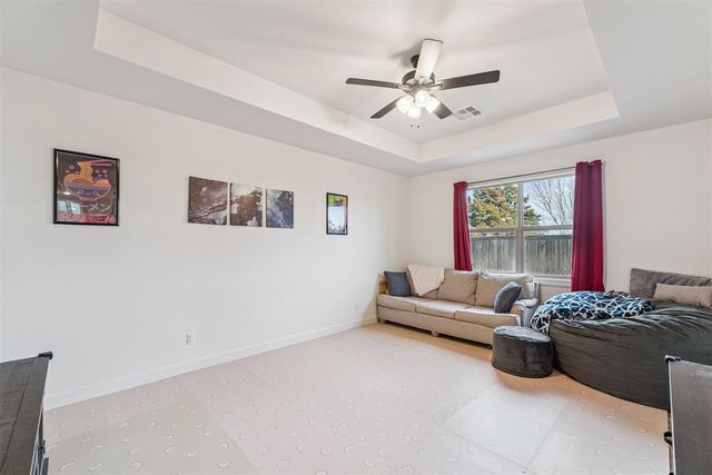 5812 Ledgestone Drive, Mustang, OK 73064