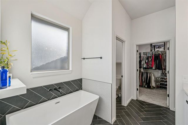 5812 Ledgestone Drive, Mustang, OK 73064