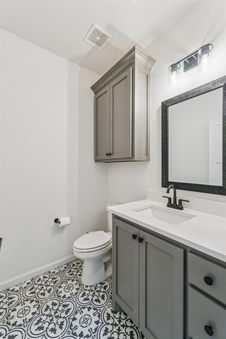 5812 Ledgestone Drive, Mustang, OK 73064