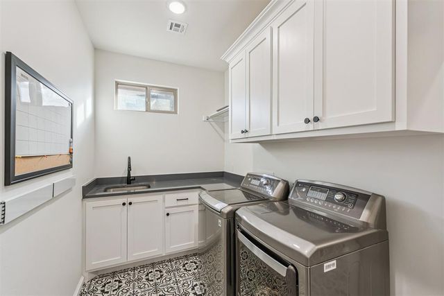 5812 Ledgestone Drive, Mustang, OK 73064