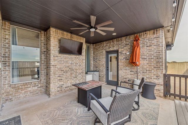 5812 Ledgestone Drive, Mustang, OK 73064