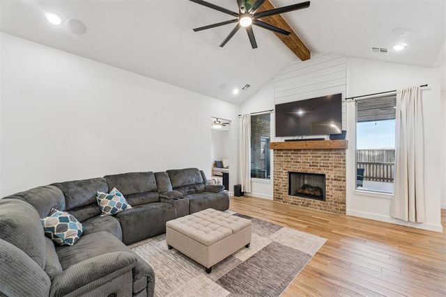 5812 Ledgestone Drive, Mustang, OK 73064