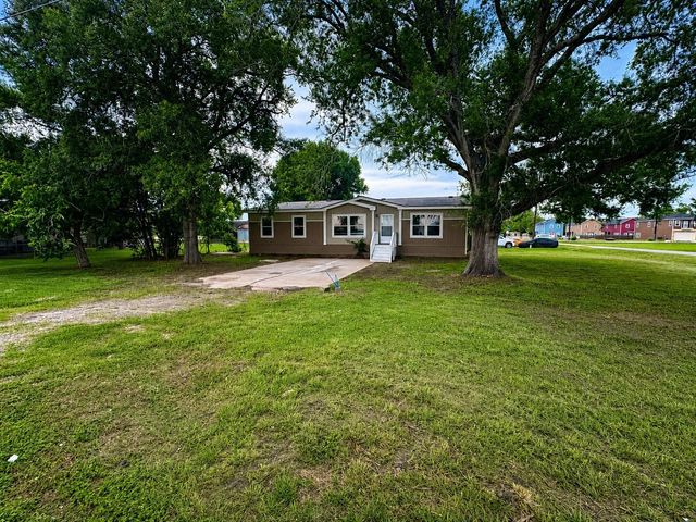 119 S 8th Street, Beasley, TX 77417