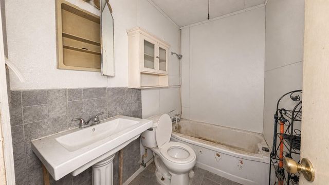 7222 Bywood Street, Houston, TX 77028