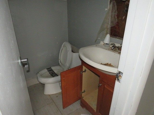 2888 Cherry St, Bethel Park, PA 15102