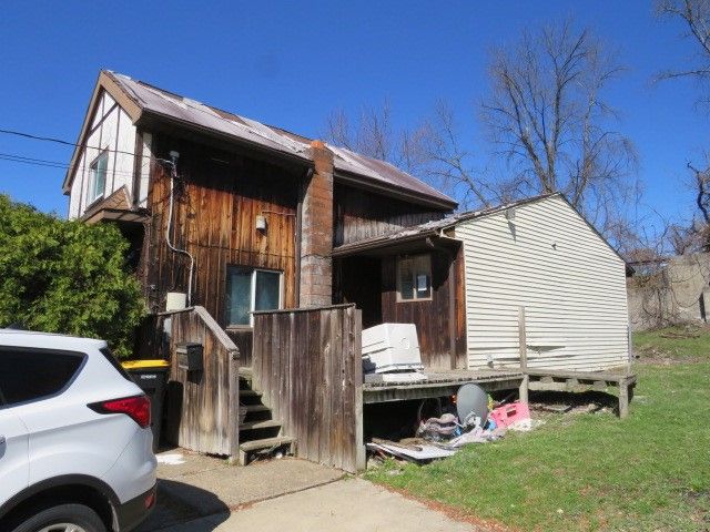 2888 Cherry St, Bethel Park, PA 15102