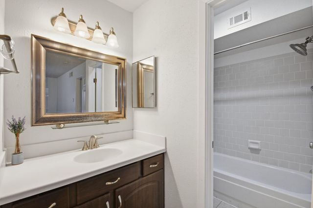 2601 S Braeswood Boulevard 1304, Houston, TX 77025