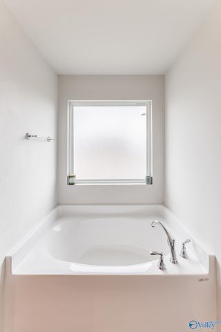 3210 Northfield Lane, Huntsville, AL 35805