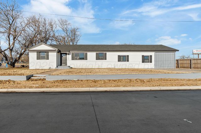 220 Sims Street, Clarendon, TX 79226