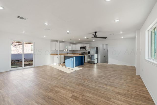 220 Sims Street, Clarendon, TX 79226