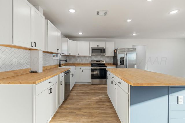 220 Sims Street, Clarendon, TX 79226