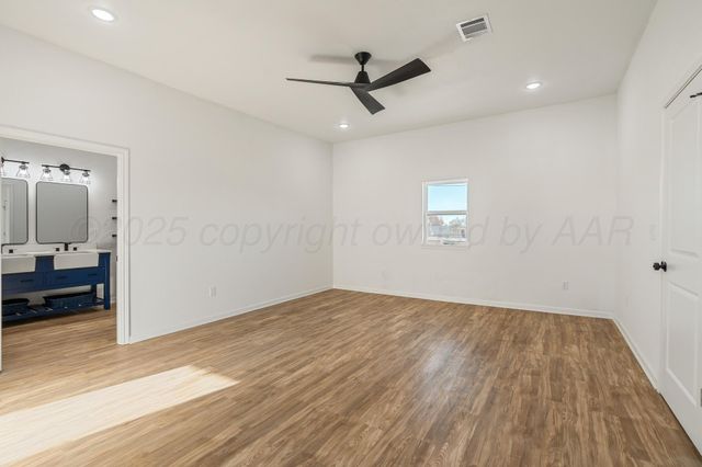 220 Sims Street, Clarendon, TX 79226