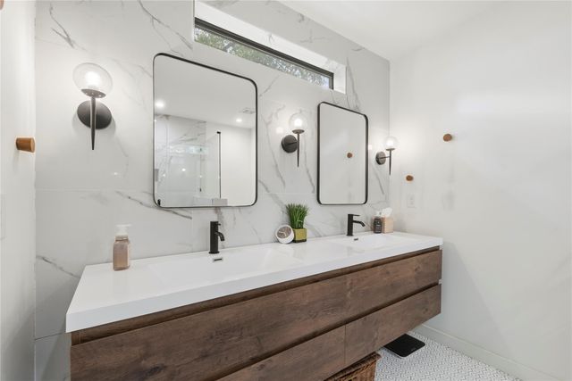 1754 Conrad Sauer Drive, Houston, TX 77043