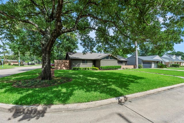 1754 Conrad Sauer Drive, Houston, TX 77043