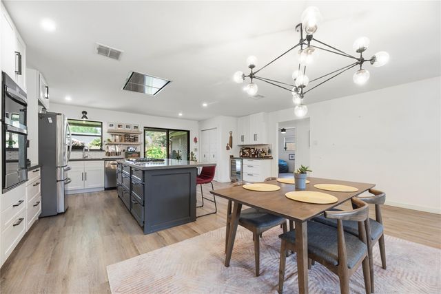 1754 Conrad Sauer Drive, Houston, TX 77043