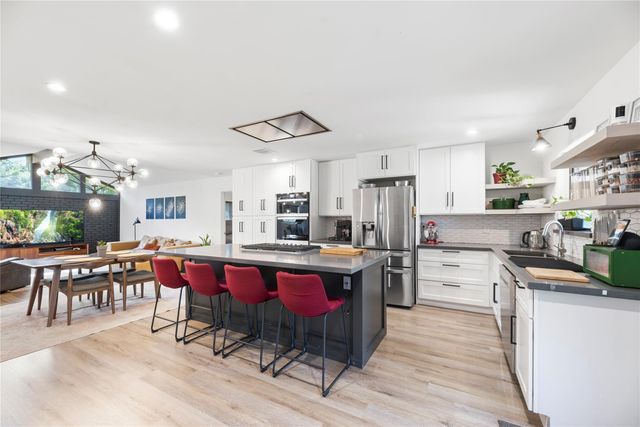 1754 Conrad Sauer Drive, Houston, TX 77043