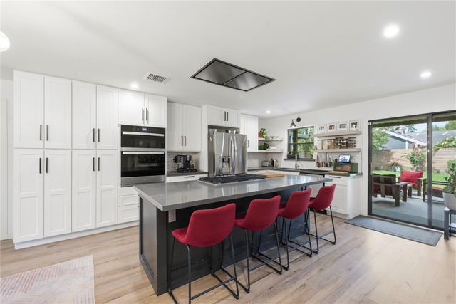 1754 Conrad Sauer Drive, Houston, TX 77043