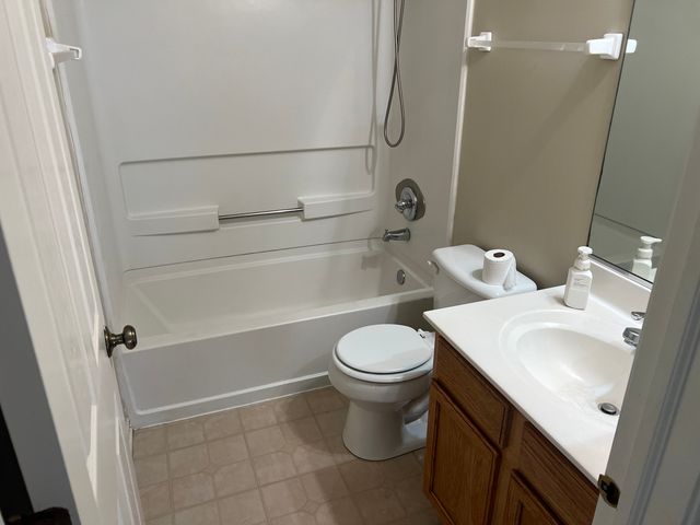 690 Zachary Drive, Romeoville, IL 60446