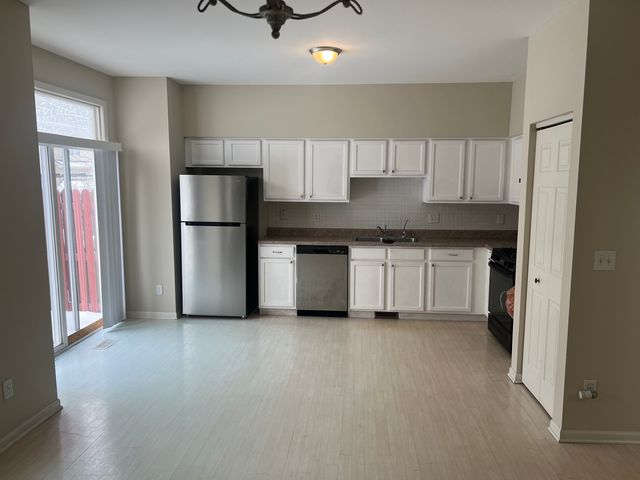 690 Zachary Drive, Romeoville, IL 60446