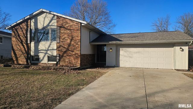 221 NEW SALEM Drive, Canton, IL 61520
